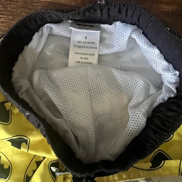 💥SOLD💥 Batman swim trucks boys size 4 - Picture 5 of 5